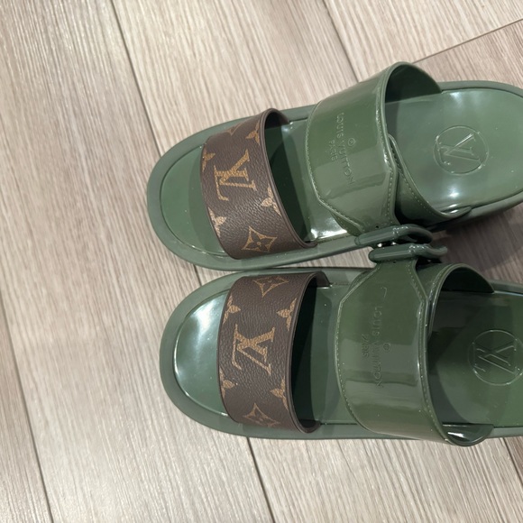 Louis Vuitton Sunbath LV Monogram Slides - Picture 2 of 4